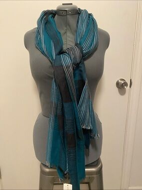 The Accessory Collective Scarf for Stitch Fix Layla Plaid NWT
